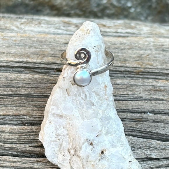 Pearl Ring - Picture 10 of 15